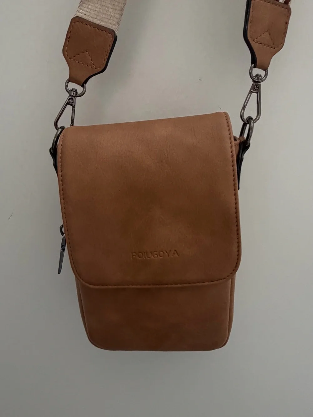 Woman Tan Leather Crossbody Bag